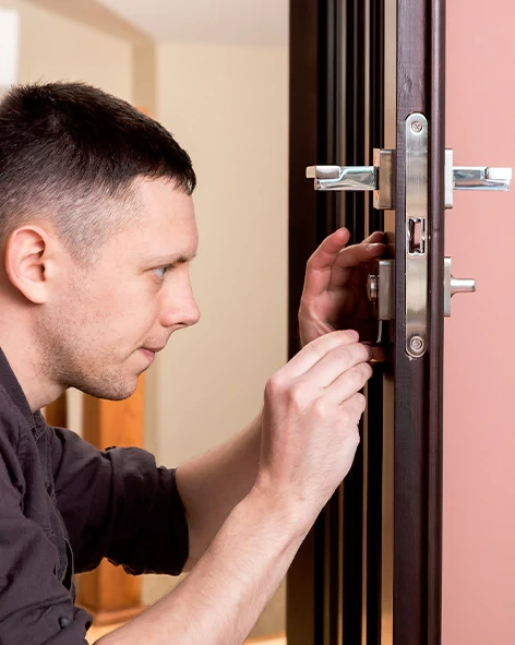 : Professional Locksmith For Commercial And Residential Locksmith Services in Champaign, IL
